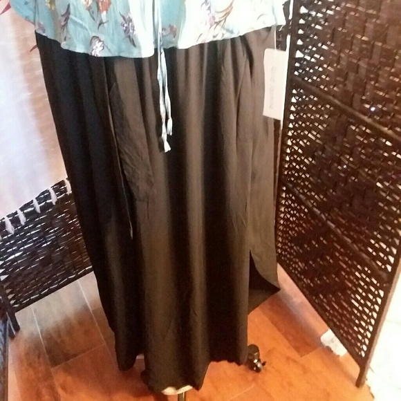 Black Split/Open Leg Pants with Tie Sz 3X. - Picture 6 of 7